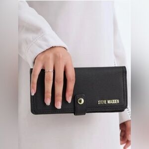 NWT! STEVE MADDEN WALLET! BUNDLE W/ SM BAG FOR FREE! 5 ⭐️ WALLET ON ALL SITES!